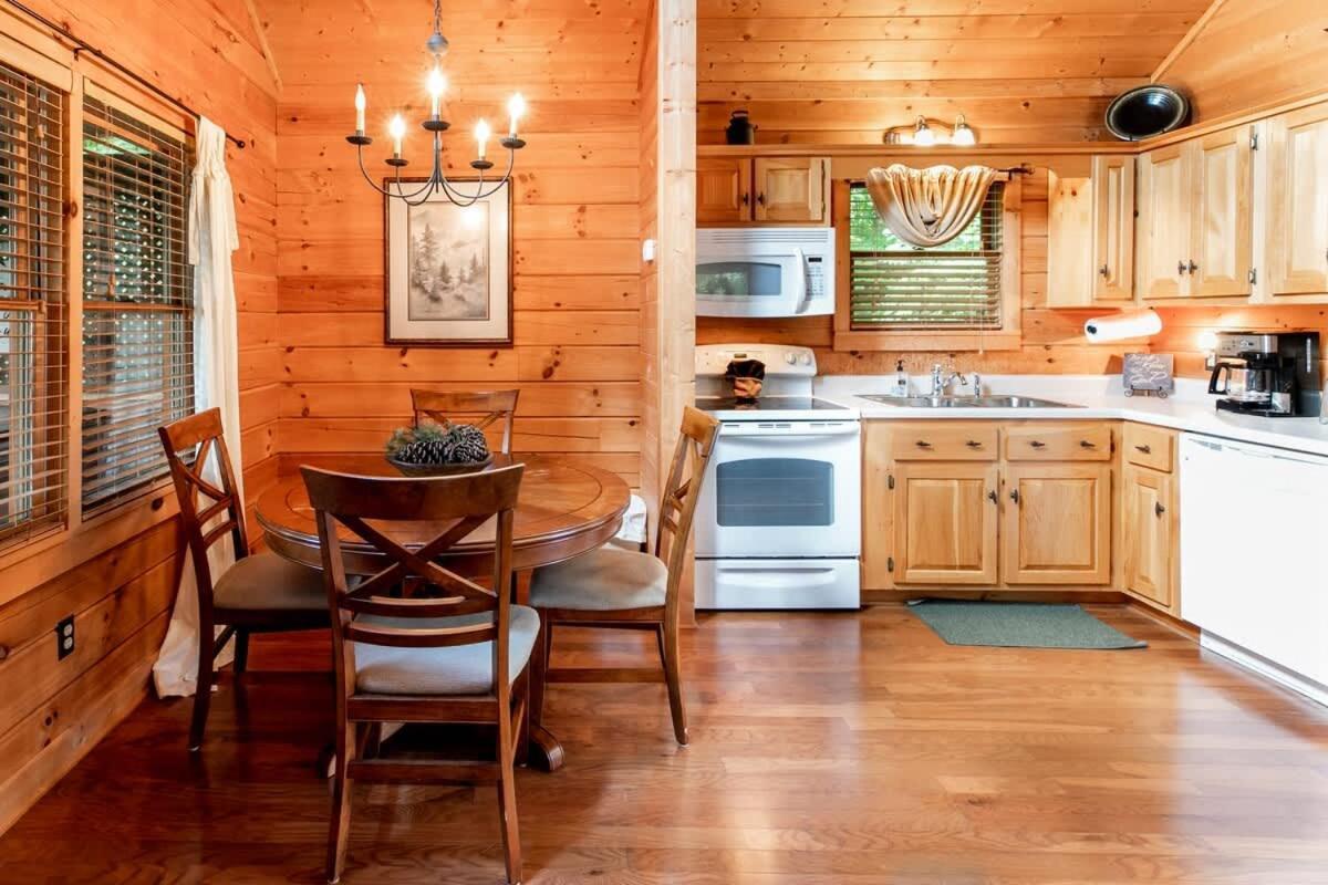 Nice View Fireplace, Hot Tub, Porch Bed, Private Sevierville Exterior photo