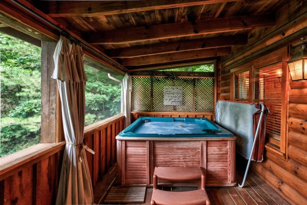 Nice View Fireplace, Hot Tub, Porch Bed, Private Sevierville Exterior photo